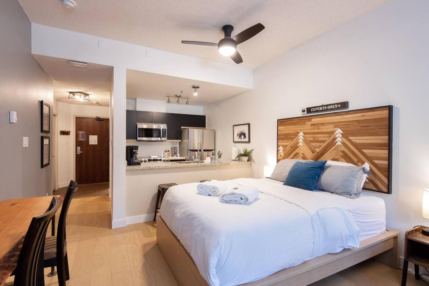 Newly Renovated Ski In Out W Pool 2 Hot Tubs Whistler Exterior foto