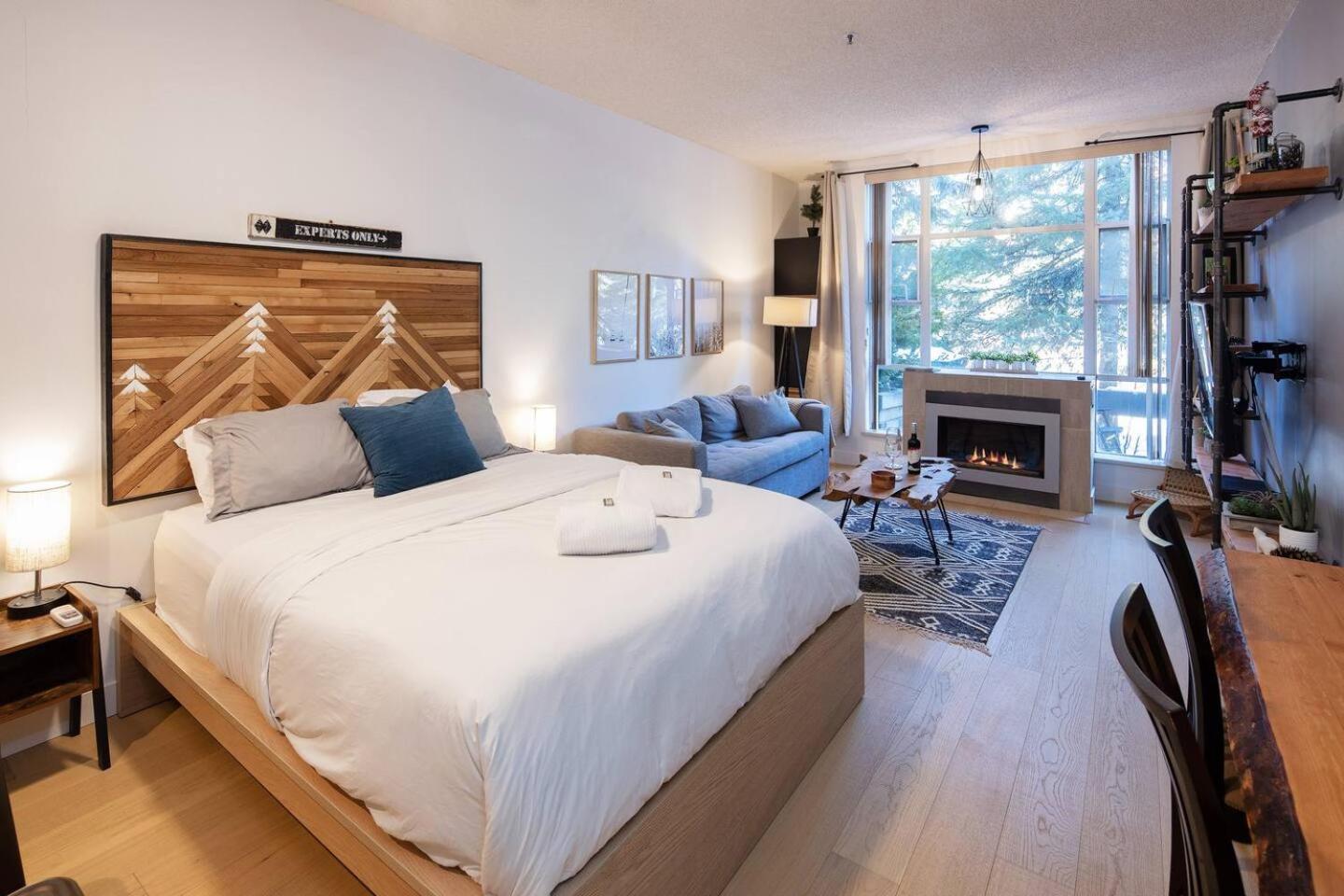 Newly Renovated Ski In Out W Pool 2 Hot Tubs Whistler Exterior foto